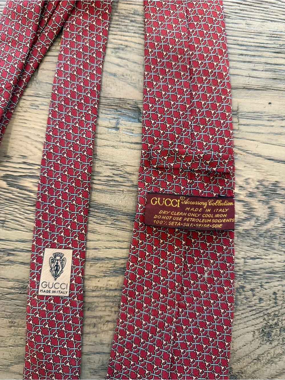 Gucci Red & Cream Interlocking Pattern Silk Tie